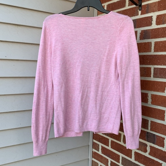 Women’s size medium, pink sweater, Gap body - Picture 4 of 4